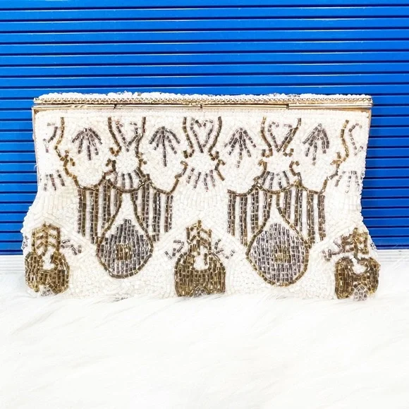 Vintage Gold-Pewter-White Beaded Clutch. - Picture 9 of 13